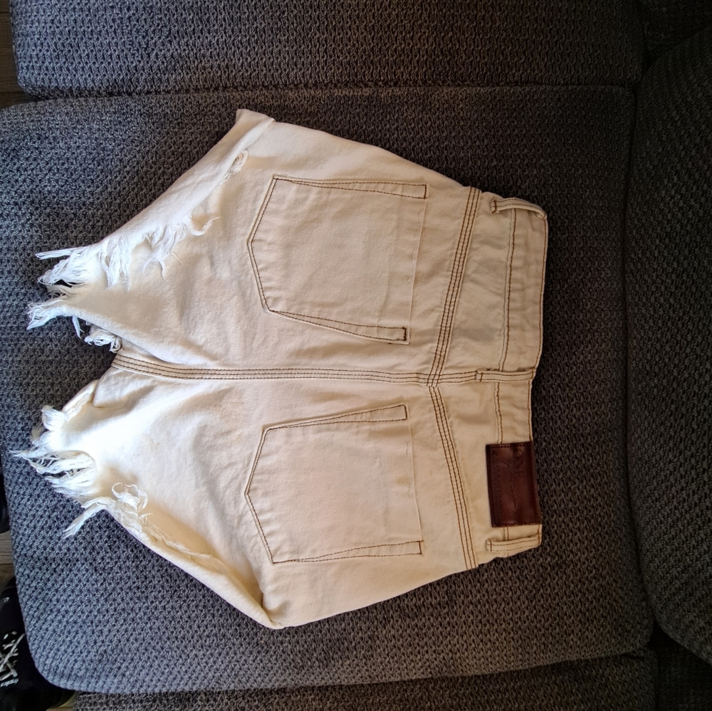 Shorts - Picture 4 of 5